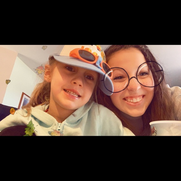 Meet your Posher, Rachel - Picture 1 of 1